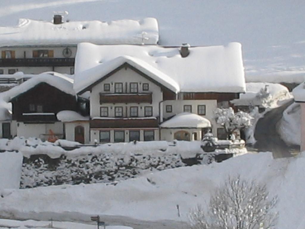 Отель Und Maria Gern